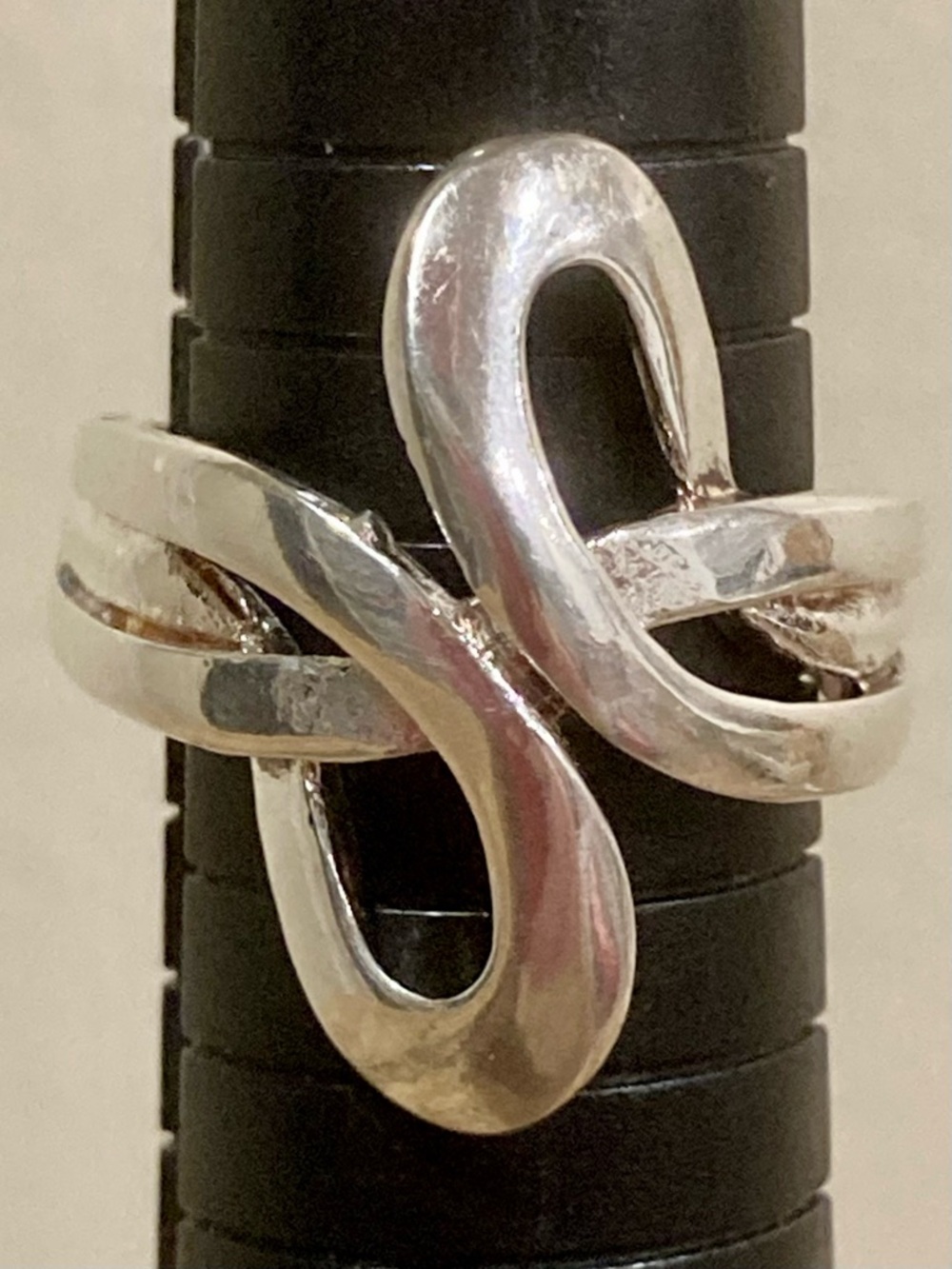 925 Sterling Silver Abstract Twisted Infinity Band Ring Size 8